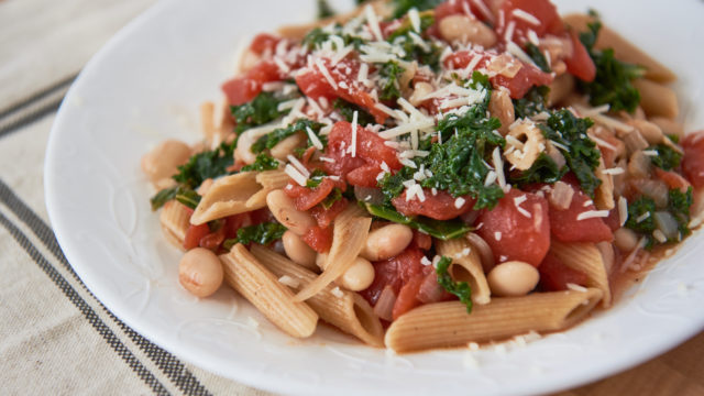 Kale and Tomato Spaghetti